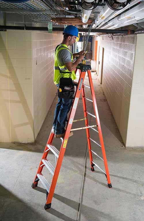 Werner NXTIA08 Fiberglass Step Ladder